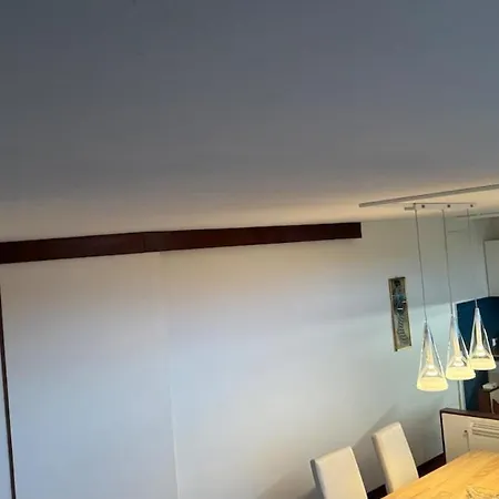 Small Penthouse With A Terrace 아파트