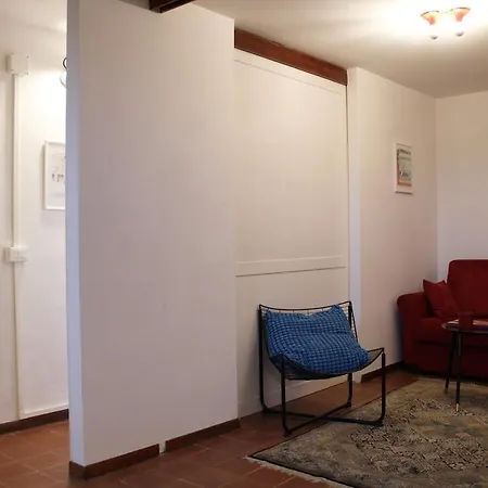Small Penthouse With A Terrace 아파트